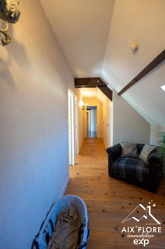 Maison - 185 m² - 5 pièces