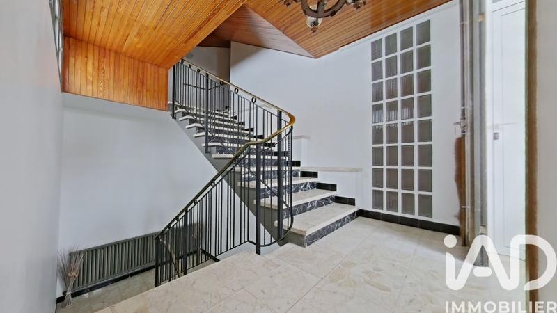 Maison - 211 m² - 8 pièces