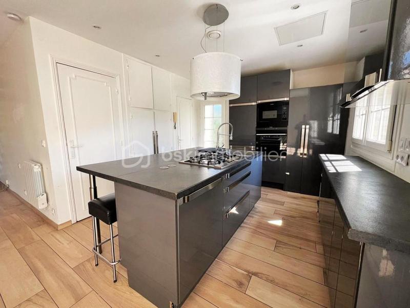 Maison - 80 m² - 5 pièces