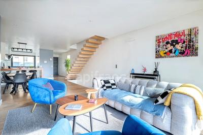 Maison - 215 m² - 6 pièces