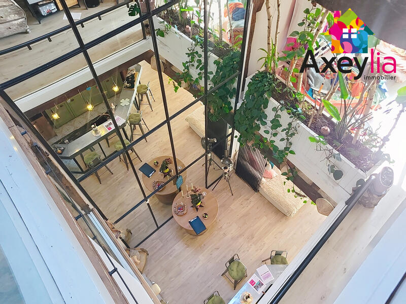 Maison - 402 m² - 10 pièces