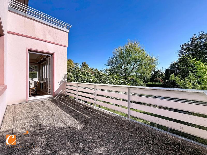 Maison - 215 m² - 8 pièces