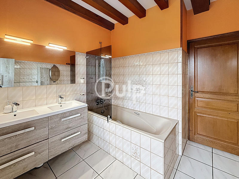 Maison - 146 m² - 9 pièces