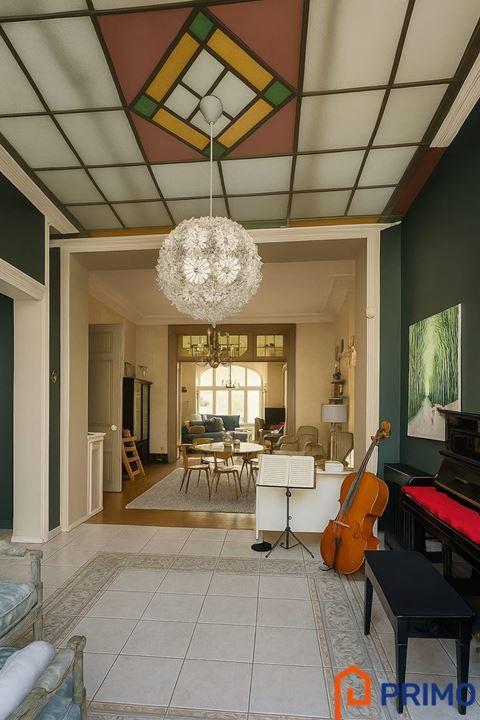 Maison traditionnelle - 176 m² - 6 pièces