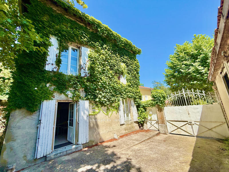 Propriété - 163 m² - 9 pièces
