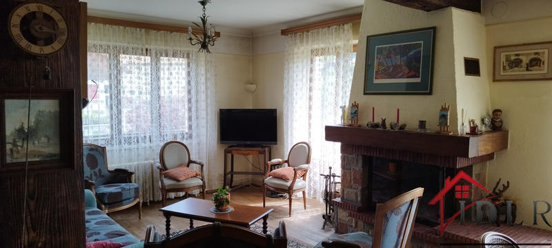 Maison - 277 m² - 10 pièces