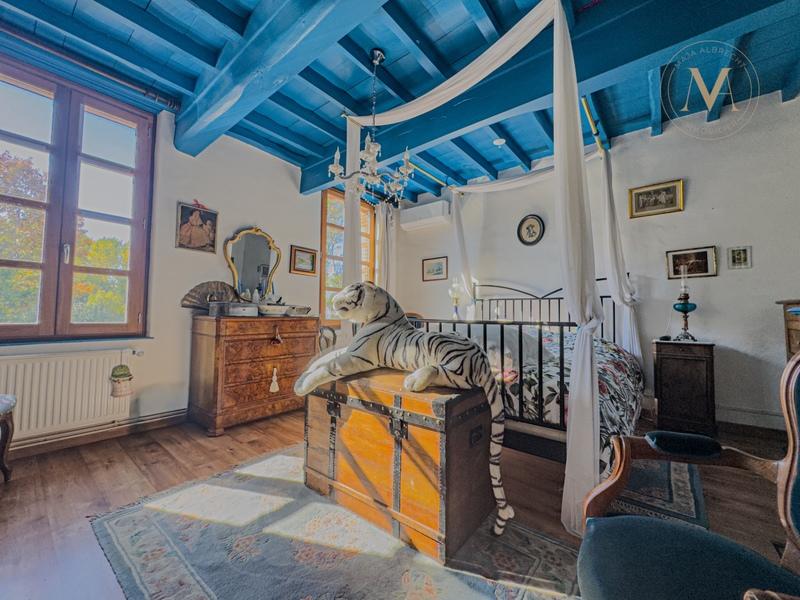 Maison - 273 m² - 7 pièces