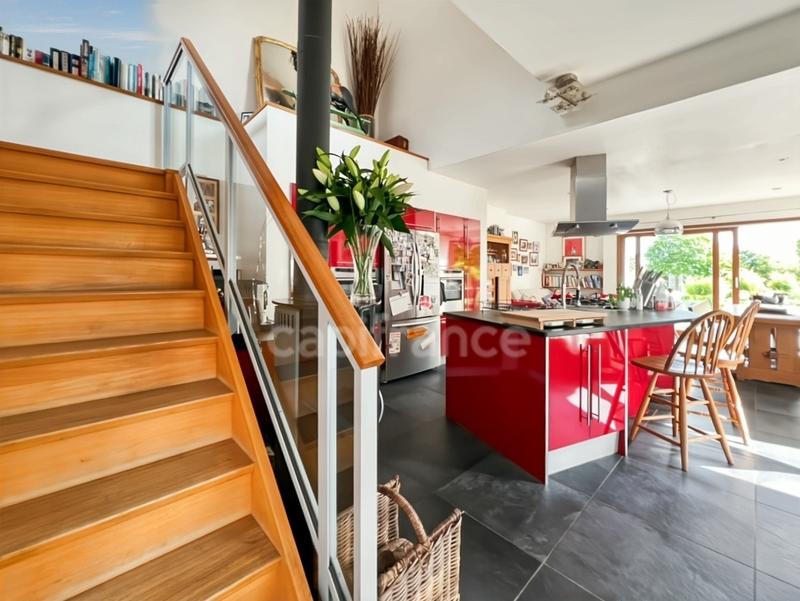 Propriété - 690 m² - 27 pièces