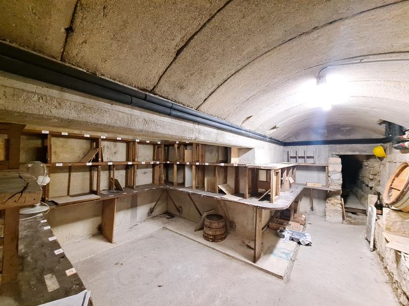 Maison - 718 m² - 8 pièces