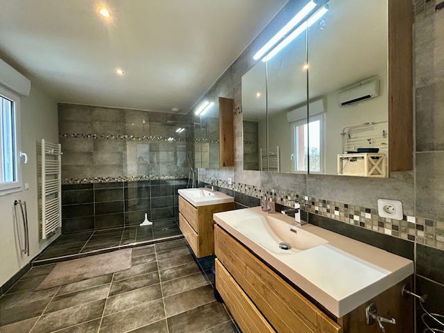 Maison - 167 m² - 7 pièces