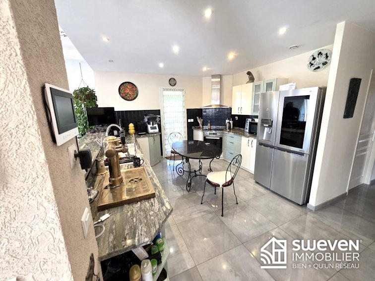 Maison - 175 m² - 8 pièces