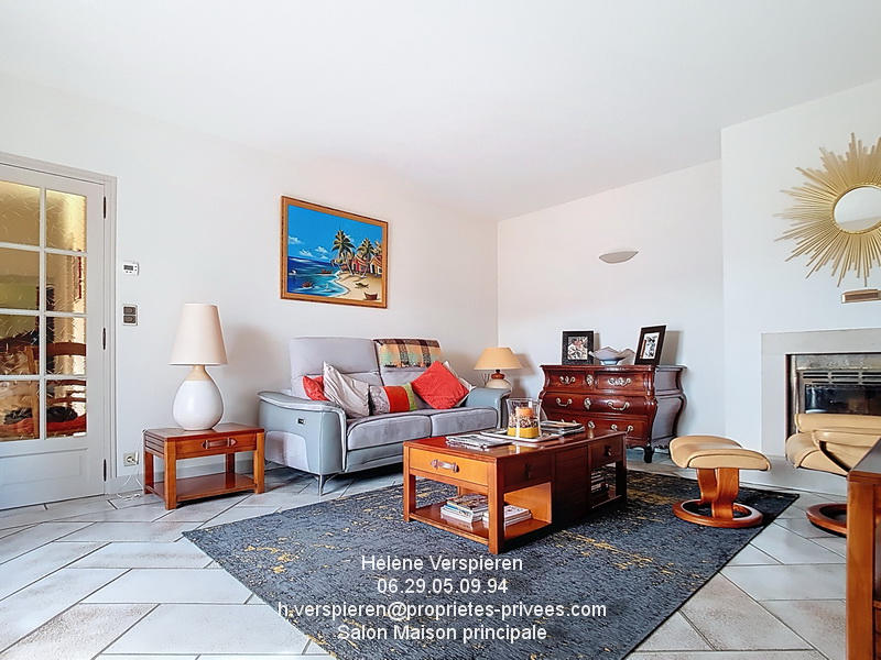 Maison - 300 m² - 12 pièces