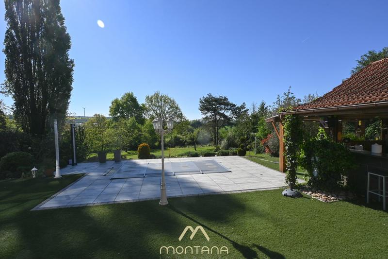 Bastide - 1 000 m² - 17 pièces