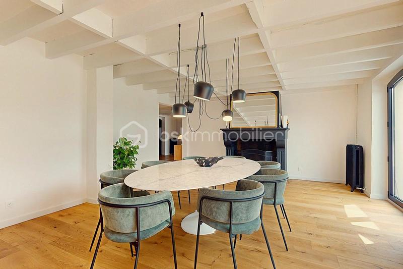 Propriété - 310 m² - 9 pièces