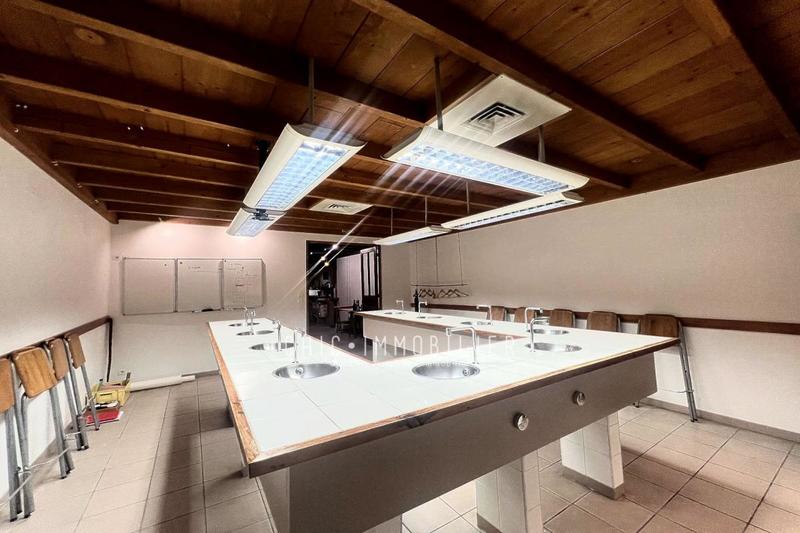 Local commercial - 197 m²