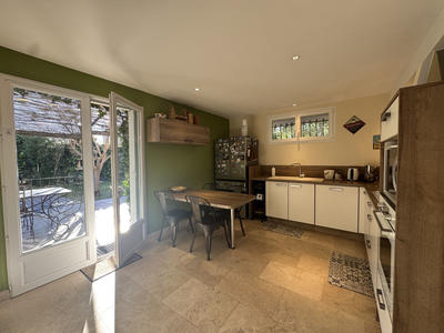 Maison - 213 m² - 7 pièces