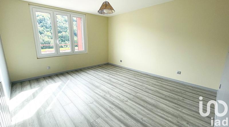 Maison - 236 m² - 8 pièces