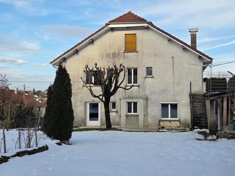 Maison - 233 m² - 8 pièces