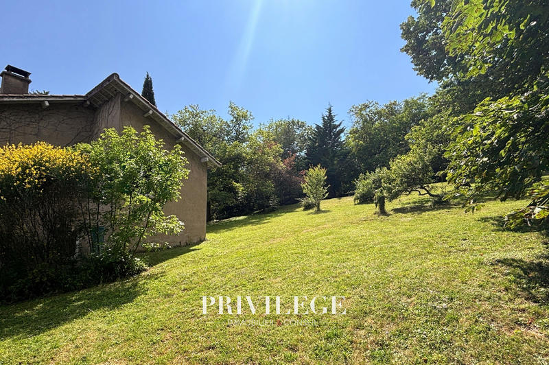 Maison - 220 m² - 7 pièces