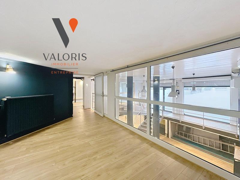 Local commercial - 150 m² - 5 pièces