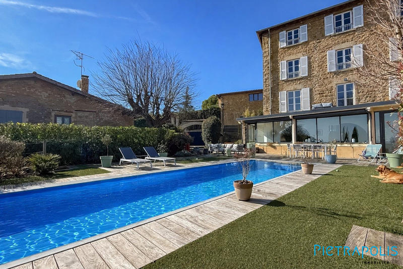 Maison ancienne - 247 m² - 9 pièces