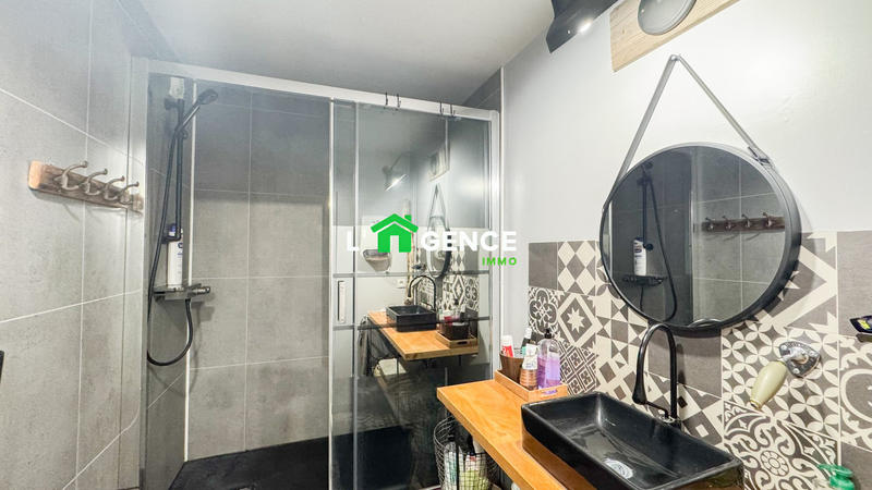 Appartement - 93 m² - 5 pièces