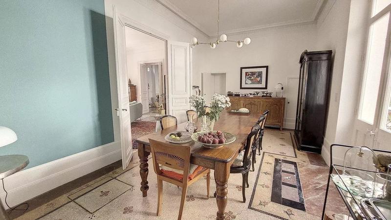 Maison - 347 m² - 11 pièces