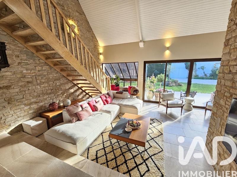 Maison - 202 m² - 8 pièces