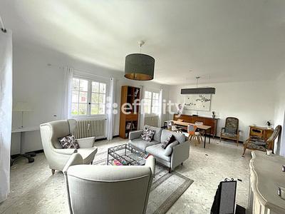 Maison - 175 m² - 7 pièces