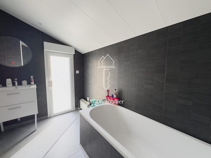 Maison - 137 m² - 5 pièces