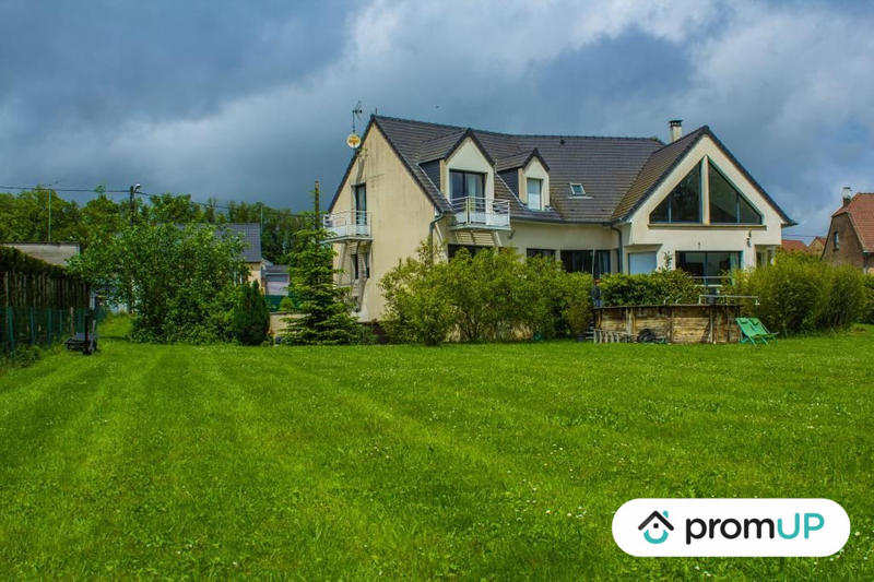 Maison - 212 m² - 7 pièces