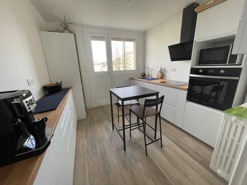 Appartement - 84 m² - 6 pièces