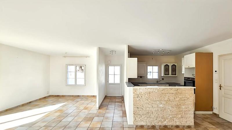 Maison - 95 m² - 5 pièces