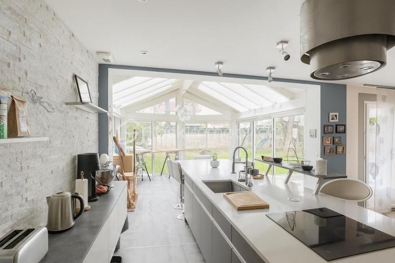 Maison - 201 m² - 7 pièces