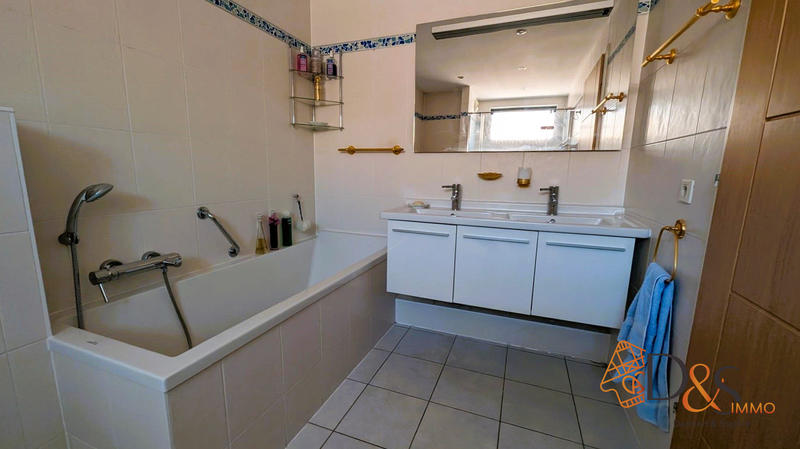 Appartement - 115 m² - 5 pièces