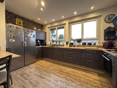 Maison - 180 m² - 8 pièces