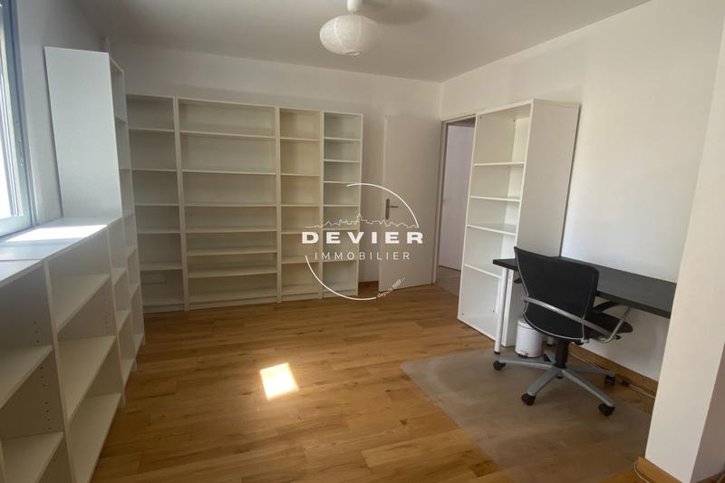 Appartement - 86 m² - 3 pièces