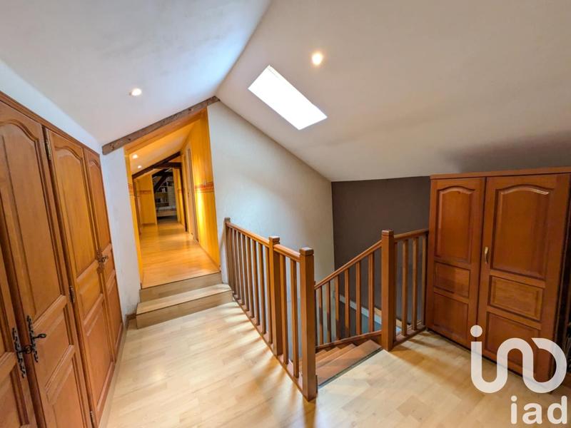 Maison - 238 m² - 10 pièces