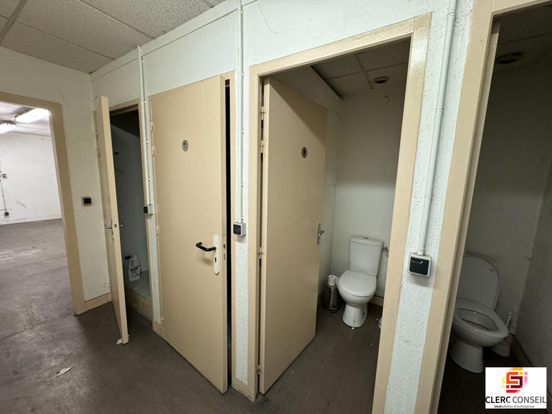 Local d'activités - 1 700 m²