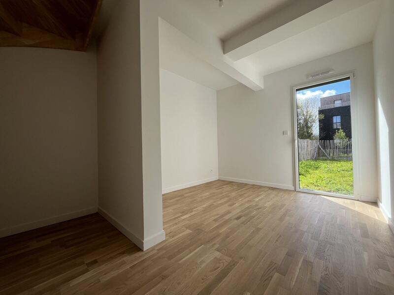 Maison - 104 m² - 4 pièces