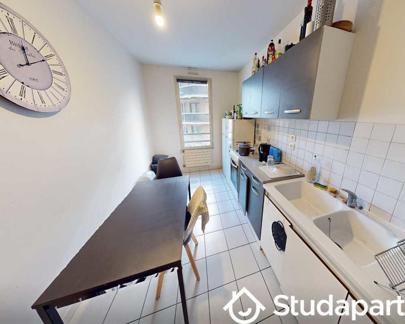 Chambre - 100 m² - 1 pièce