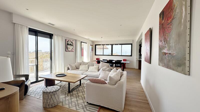 Villa - 203 m² - 8 pièces