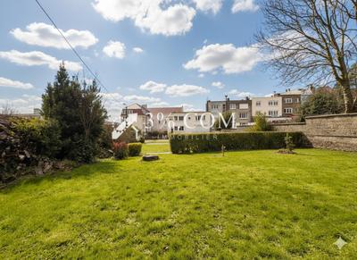 Maison - 192 m² - 10 pièces