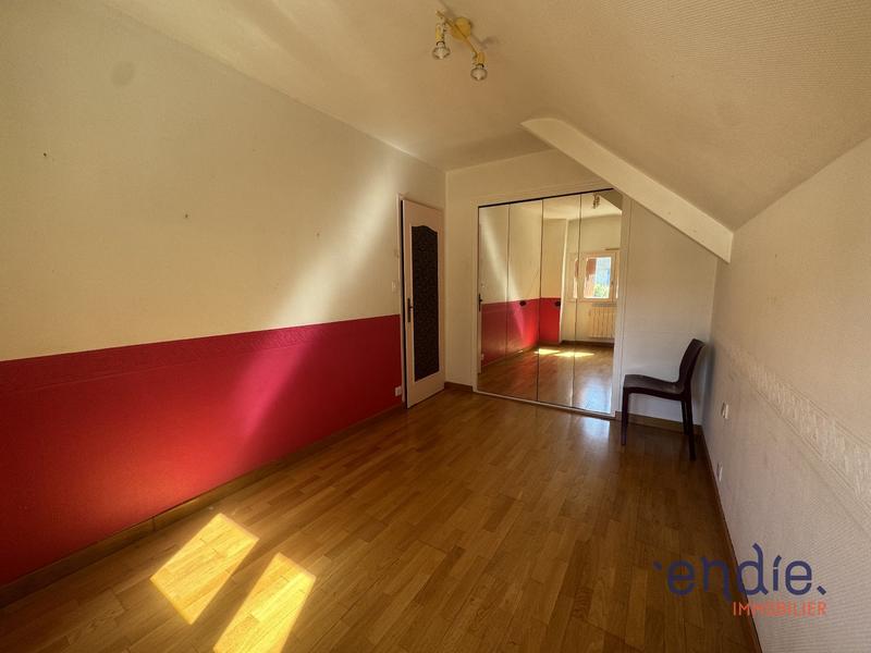 Maison - 121 m² - 6 pièces