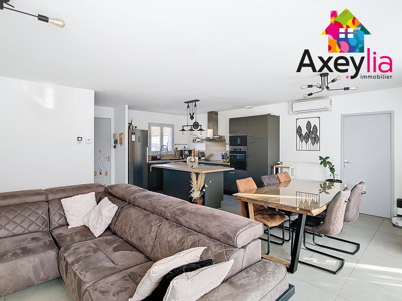 Maison - 102 m² - 5 pièces