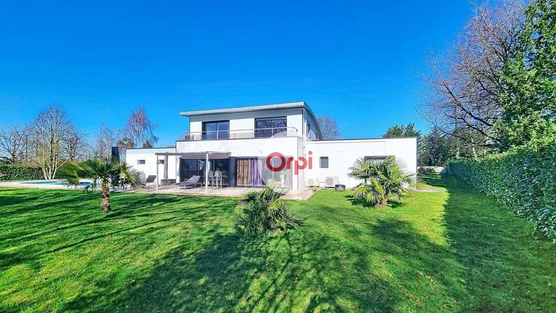 Demeure - 200 m² - 5 pièces