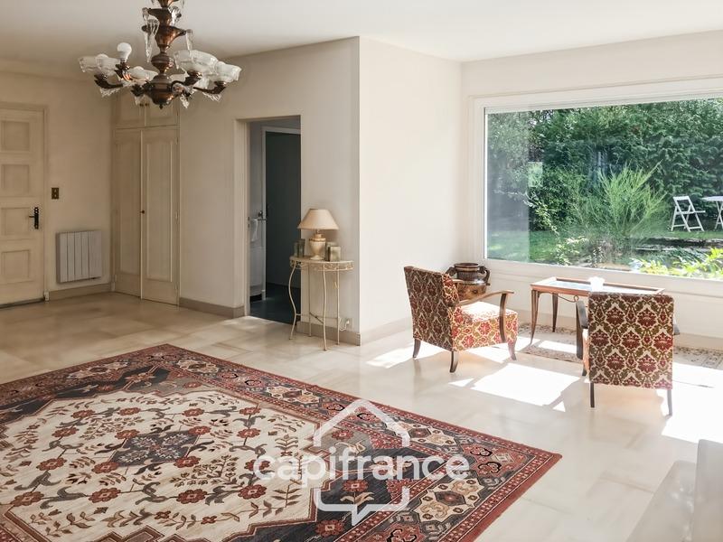 Villa - 280 m² - 9 pièces