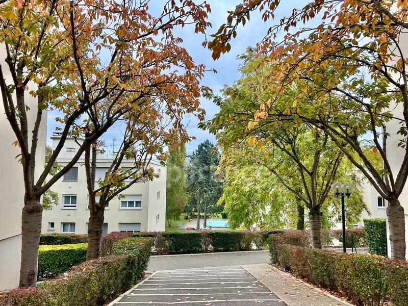 Appartement bourgeois - 103 m² - 5 pièces