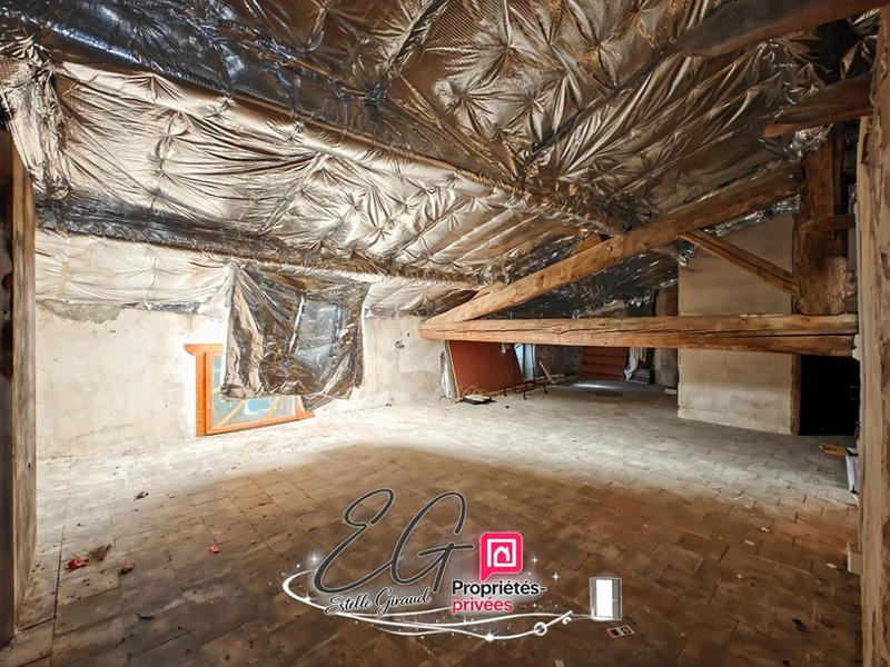 Propriété - 168 m² - 6 pièces