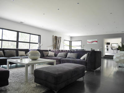 Villa - 210 m² - 6 pièces